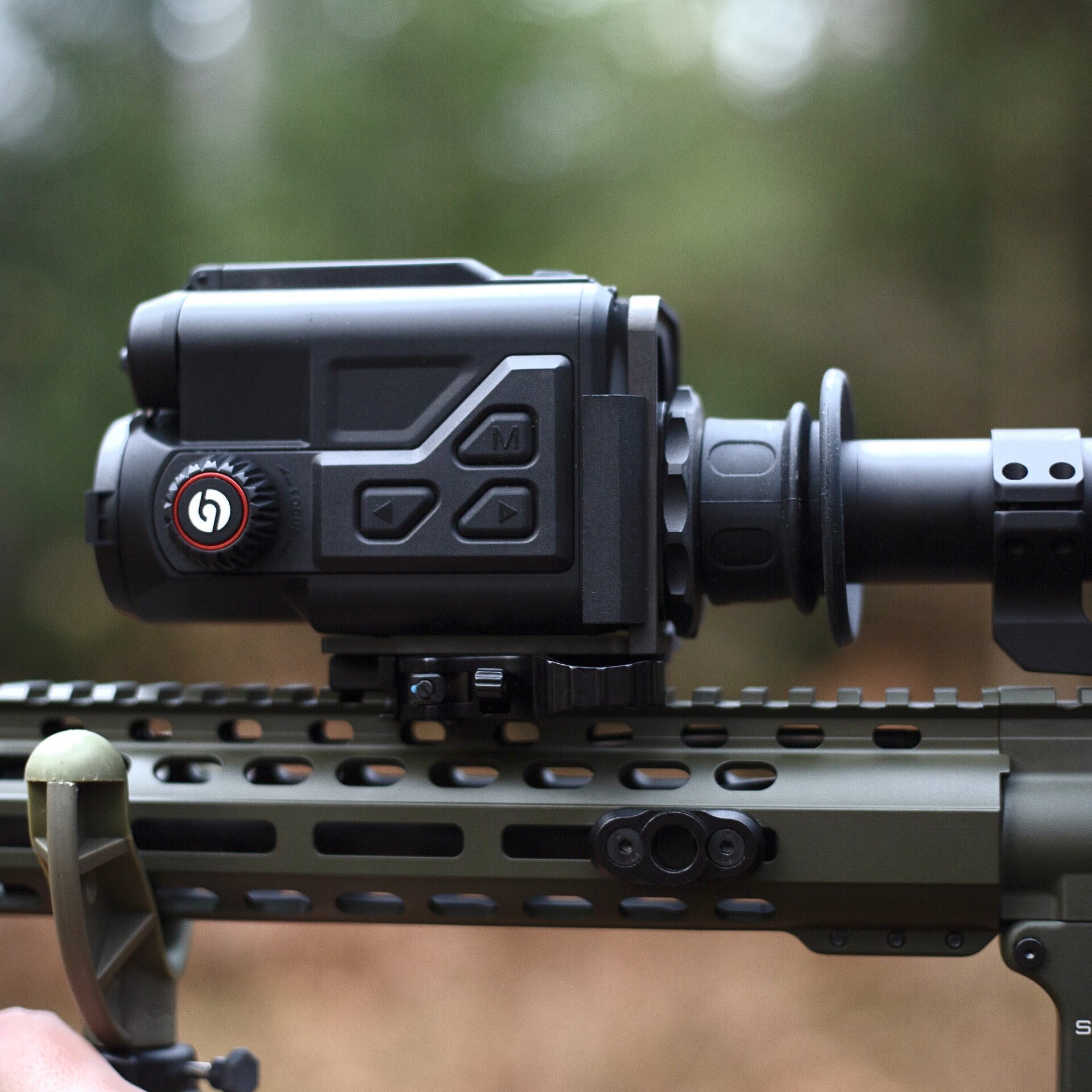 Vorsatzgerät auf Waffe